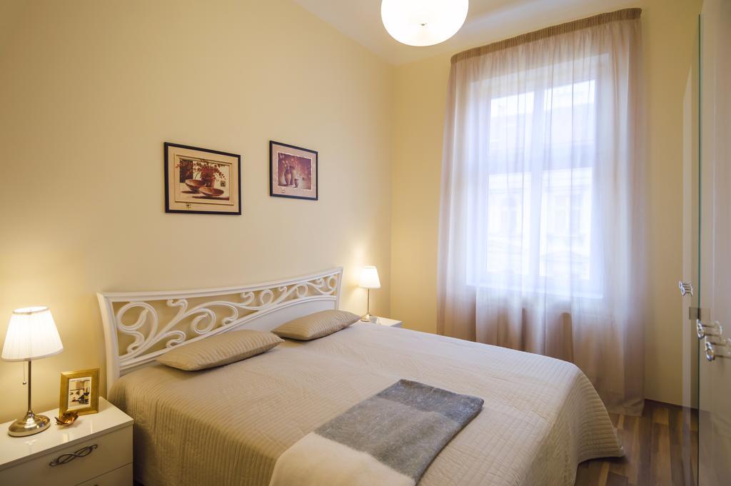 Apartment Za Poricskou Branou Прага Екстериор снимка