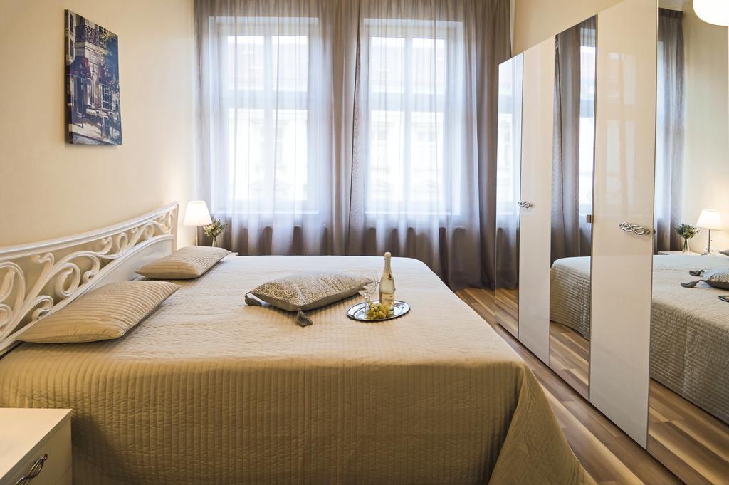 Apartment Za Poricskou Branou Прага Екстериор снимка