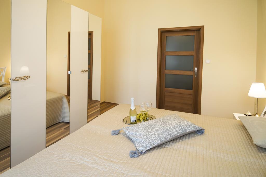 Apartment Za Poricskou Branou Прага Екстериор снимка